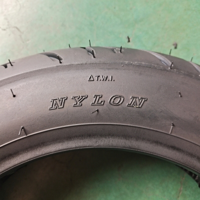 Produktionskapazität 5000 Stück/Tag Motorradreifen für Roller 3.00-10 Zweck Ersetzen/Reparieren