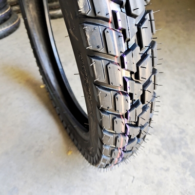 Motorradreifen aus Superkautschuk für 3,00-17 Reifengröße und Reifengehäuse 110/90-18