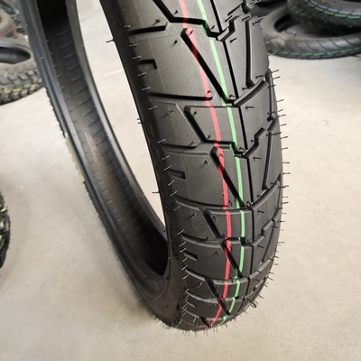Ausgezeichnete Leistung Motorradreifen und Innenrohr 3.00/3.25-18 mit Natrual Gummi