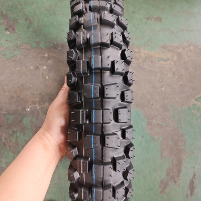 Schwarz 4.10-18 8PR Rohrloser Motorradreifen mit einem Gummigehalt von 35% bis 55% in Qingdao