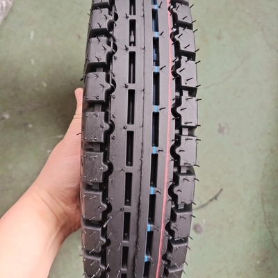 Holen Sie sich Ihren Bajaj Dreirad Motorrad Reifen 4.00-8 durch eine ersetzt