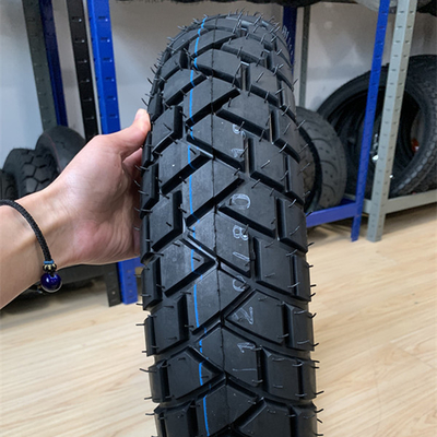 Qingdao Port Motorradreifen 18 mit einer Produktionskapazität von 5000 Stück pro Tag