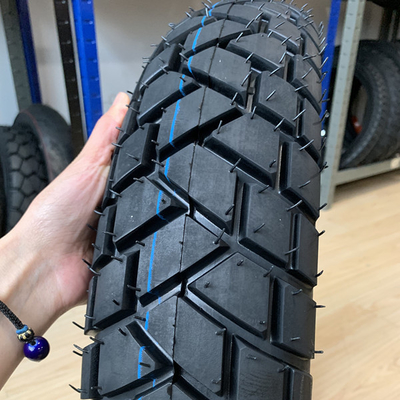 Qingdao Port Motorradreifen 18 mit einer Produktionskapazität von 5000 Stück pro Tag