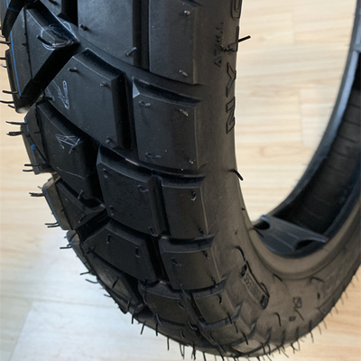 Qingdao Port Motorradreifen 18 mit einer Produktionskapazität von 5000 Stück pro Tag
