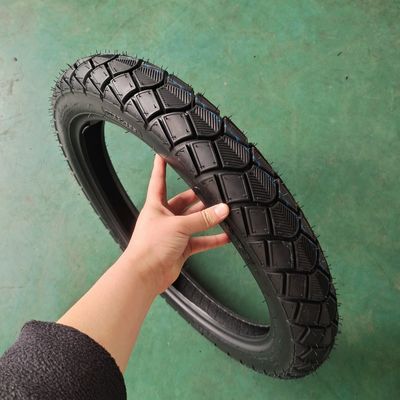 Rohrloser Motorradreifen 3,00-18 35%-55% Gummigehalt 6pr/8pr Ply-Nummer
