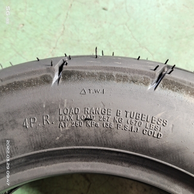 10 Zoll Motorradreifen 110/90-10 6 Ply Rate mit schwarzem Kautschuk und 35%-55% Kautschukgehalt