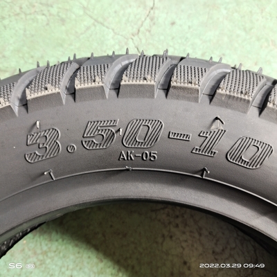 Motorradrohrloser Reifen 3,50-10 mit schwarzer Farbe und Naturkautschuk