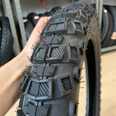 Erleben Sie den Unterschied mit Reifengehäuse Tvs King Dreiradreifen Motorradreifen 17
