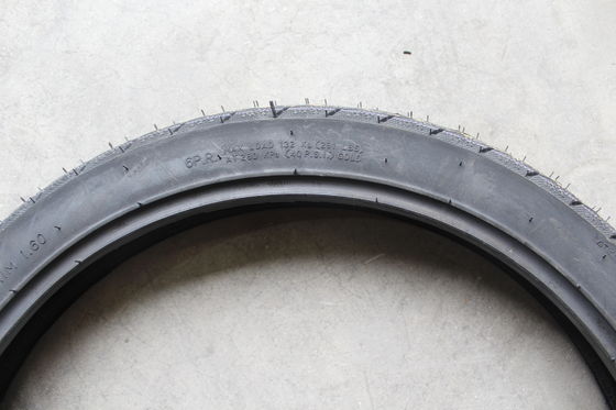 17 Zoll Motorradreifen und Räder Gummi-Rohrreifen Rohrlose Reifen 2,25-17 2,50-17