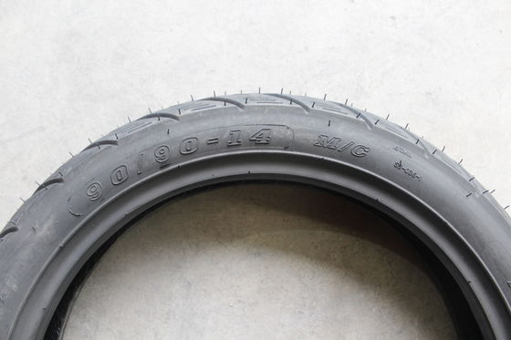 90/90-14 14 Zoll Rohrloser Motorradreifen für den afrikanischen Markt Langlebiges Reifengehäuse