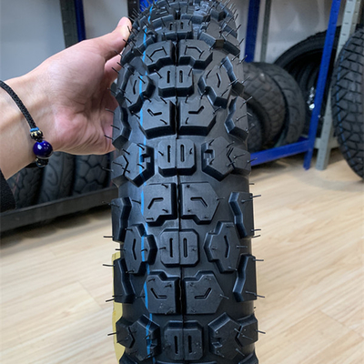 Erschwingliche Motorradreifen 90/90-18 mit Reifengehäuse und 35%-55% Gummigehalt