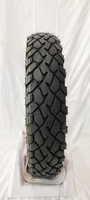 Produktionskapazität 5000 Stück pro Tag 110/90 16 Rohrloser Motorradreifen mit Reifengehäuse