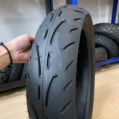 Deep Design Shinko Motorradreifen 130/70-17 für das Deep Tread Design