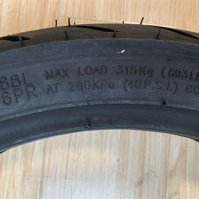 Deep Design Shinko Motorradreifen 130/70-17 für das Deep Tread Design
