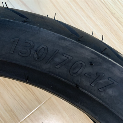 Deep Design Shinko Motorradreifen 130/70-17 für das Deep Tread Design
