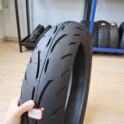 35%-55% Gummigehalt Reifengehäuse 130/70-17 Motorradreifen für und langlebige Reifen