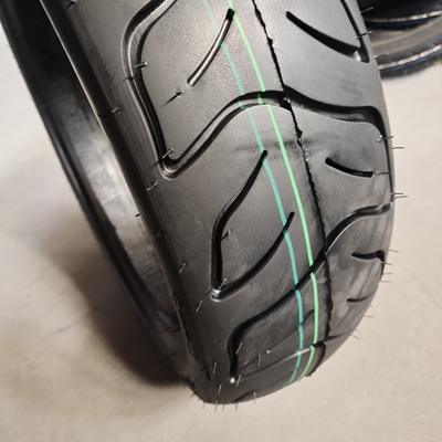 Erleben Sie eine unübertroffene Leistung mit einem 150/70-13 Motorradreifen mit tiefgreifendem Design
