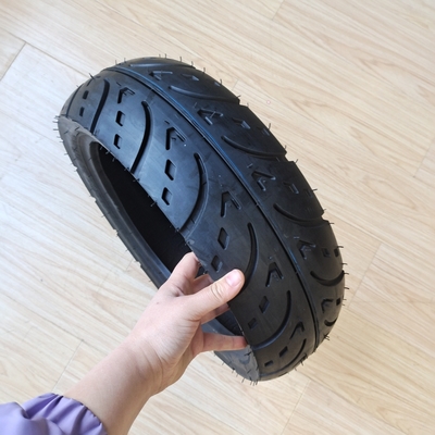 Motorradreifen Rollerreifen 130/60-13 Rohrlos Klasse A mit einem Gummigehalt von 35% bis 55%