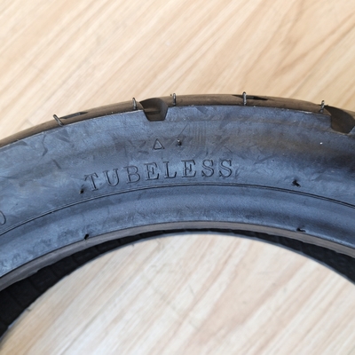 Motorradreifen Rollerreifen 130/60-13 Rohrlos Klasse A mit einem Gummigehalt von 35% bis 55%