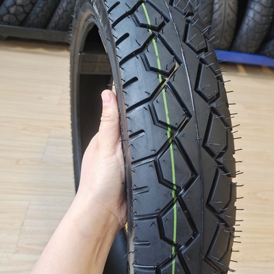 10090-18 TL Motorradreifen mit Naturgummi-Stahl-Nylon-Material und OEM-Annahme