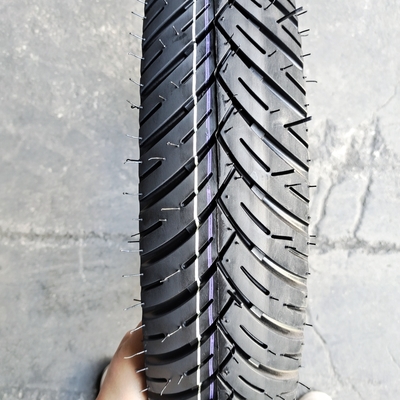 13000PCS Belastung QTY/40'HQ 6PR/8PR Motorradreifen Straßenreifen 120/80-17 100/90-17 110/80-17 120/70-17 90/90-17