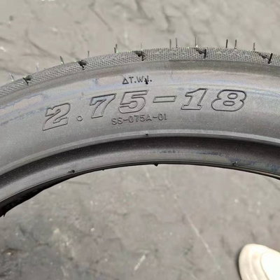 2.75-18 Motorradreifen mit Reifengehäuse und einem Gummigehalt von 35% bis 55%