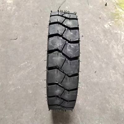 5.00-8 Motorradreifen mit Rohstoff Naturkautschuk Stahl Nylon