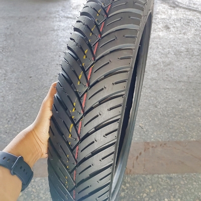 4.2kg Gewicht Motorradreifen aus weichem Gummi 100/90/18 120/80/17 100/90-17 120/70/17 909017