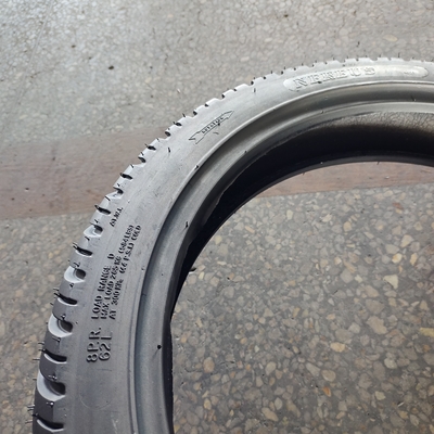 4.2kg Gewicht Motorradreifen aus weichem Gummi 100/90/18 120/80/17 100/90-17 120/70/17 909017