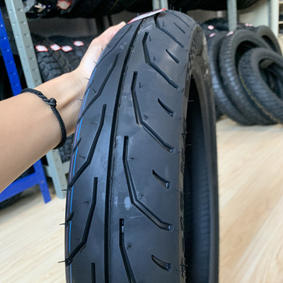 Hergestellt Motorradreifen Reifen 90/90-17 mit einer Kapazität von 5000 Stück pro Tag