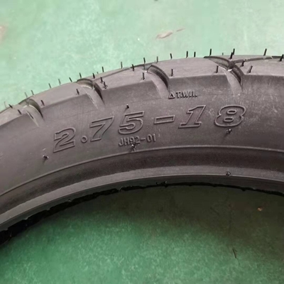 Tiefmustermotorradreifen 2,75-18 Rohrlos Klasse A mit 10,5 Zugfestigkeit