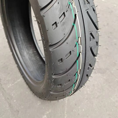 5000 Stück pro Tag Produktionskapazität Reifengehäuse für Rohrlose Motorradreifen 120/70 12