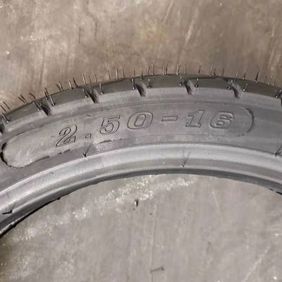 Straßenmotorradreifen 2,50-16 Repuestos für Motos Reifen Gehäuse Arbeitsdauer 20000 KM