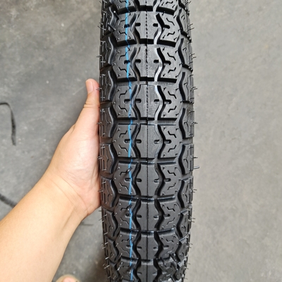 5000 Stück pro Tag beliebter Motorradreifen 90/90-18 mit Zugfestigkeit 10.5