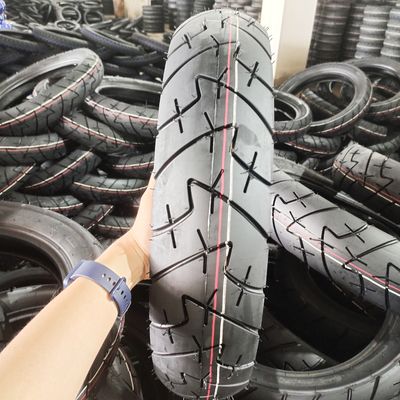 90/90-18 90/90-17 110/90-16 110/90-17 100/90-17 Rohrloser Motorradreifen Eigener 300-18