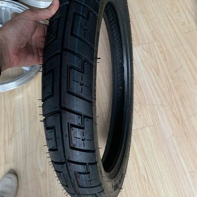 Motorradreifen aus Superkautschuk 90/90/18 mit einer Produktionskapazität von 5000 Stück pro Tag