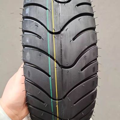 Motorradreifen aus Superkautschuk 140/70 17 Motorrad mit Ladehafen Qingdao Hafen