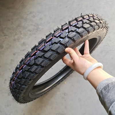 Motorradreifen 3.00-17 mit langlebigem Reifengehäuse
