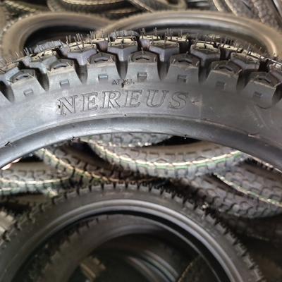 LLantas Kenda Para Moto 275x18 Ladehafen Qingdao Hafen Reifen Motorrad 275x18 2,9KG