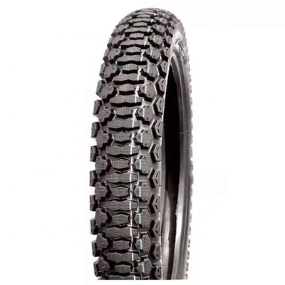 5000 Stück pro Tag Produktionskapazität Tiefentwurf 110/90-13 Naturkautschuk Motorreifen