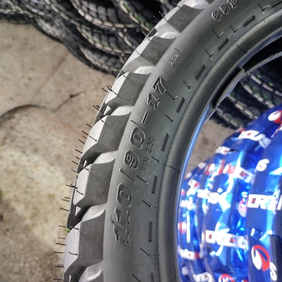 Super 110/90-16 110/90-17 Motorrad-Rohr- und Rohrlosreifen für alle Wetterbedingungen