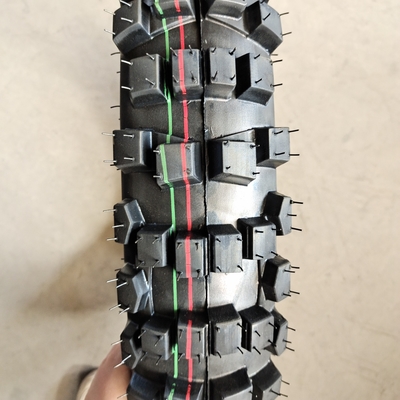Qingdao Port Loading CCC Zertifizierung 410-18 Naturkautschuk Offroad Motorradreifen