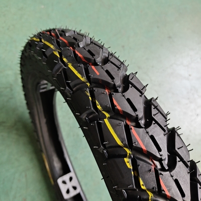 Motorradreifen 2,75-17 Rohrlos Klasse A 5000 Stück pro Tag Produktion mit Deep Design