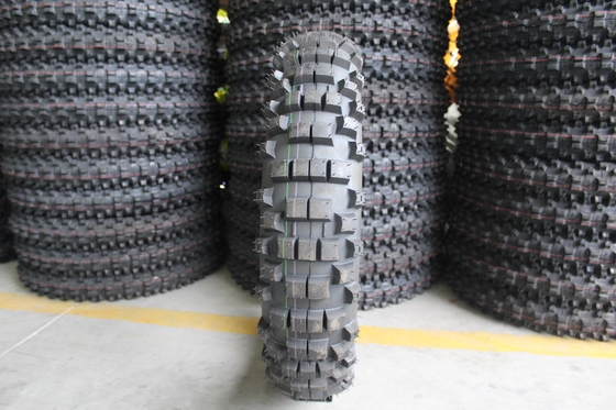 TL 6.8KG 140/80-18 140/80/18 140 80 18 Chinesischer Gummi-Motorradreifen für den Hafen von Qingdao