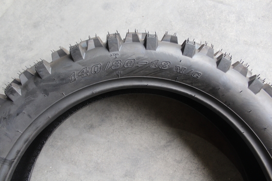 TL 6.8KG 140/80-18 140/80/18 140 80 18 Chinesischer Gummi-Motorradreifen für den Hafen von Qingdao