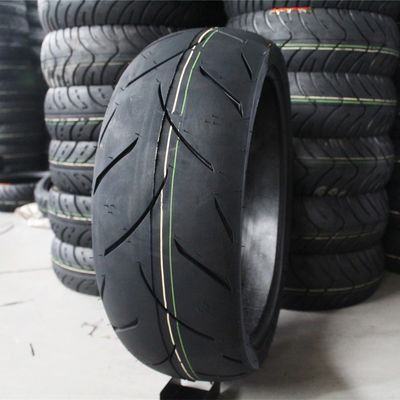 35% bis 45% Kautschukgehalt 190/55/17 Motorradreifen Rohrloser Reifen 190/55/17 für Superior
