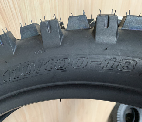 Direkte Motorradreifen 110/100-18 für den afrikanischen Markt und erschwinglich