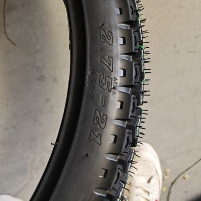 280kpa Hochkautschukgehalt Motorrad Gelände Reifen 275-21 275 21 für den afrikanischen Markt