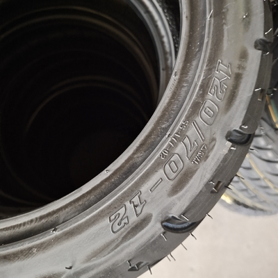 Top 120-70-12 120x70x12 120 70 12 Rohrlose Reifen für Roller mit einem Gummigehalt von 35% bis 45%