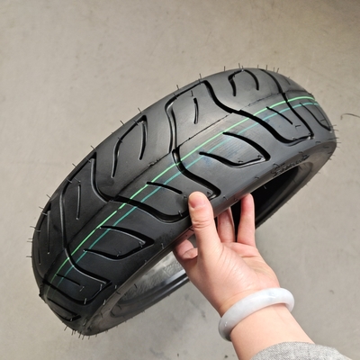 5000 Stück pro Tag Produktionskapazität 13 Zoll Rohrloser 130/70-13 Motorradreifen
